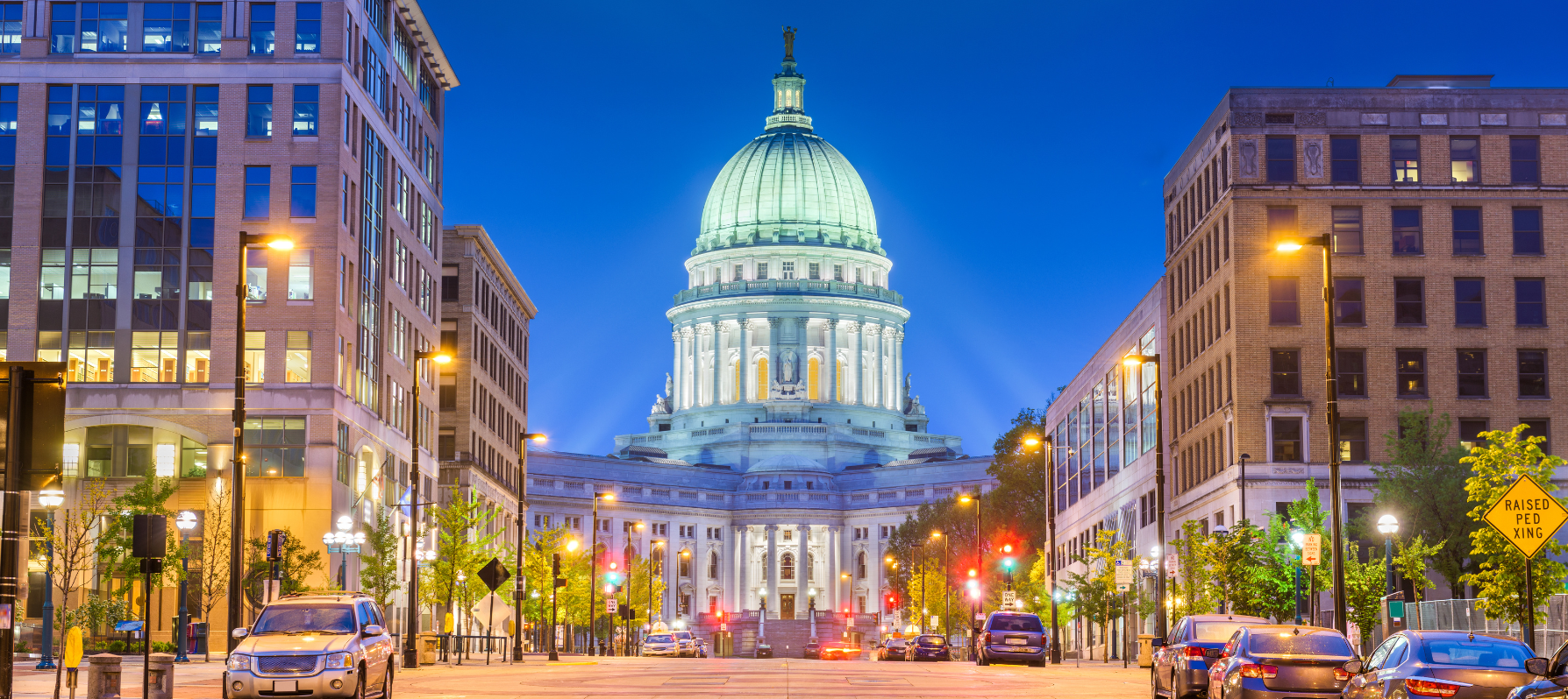 view of Wisconsin state capitol at night